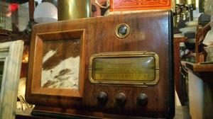 Antigua radio valvular con ojo mágico hermosa excelente!!!