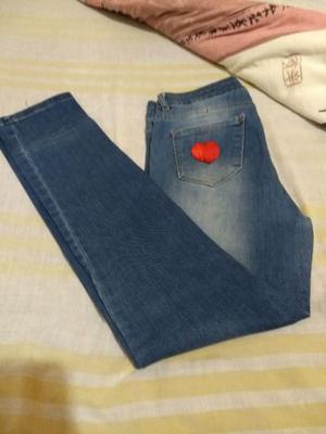 Jeans con detalle corazón
