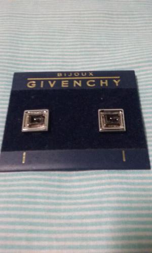 Aros de clips Givenchy originales traidos de usa