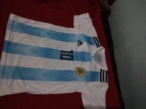 Camisetas Argentinas negras y blancas a $320