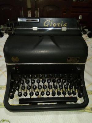 Maquina de escribir antigua " Gloria". Excelente estado