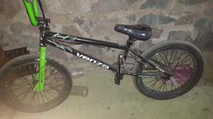 Vendo bicicleta bmx venzo