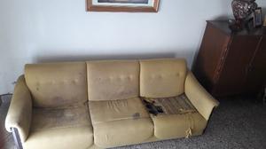 SILLON 3 CUERPOS - REQUIERE RETAPIZADO