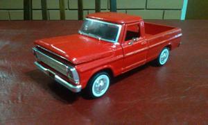 Ford F-100 a escala