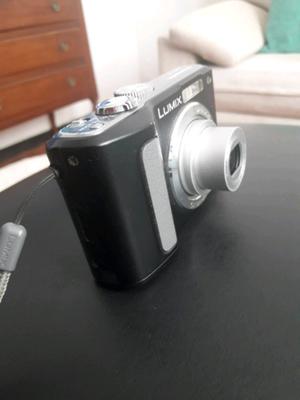 Vendo cámara Panasonic Lumix digital