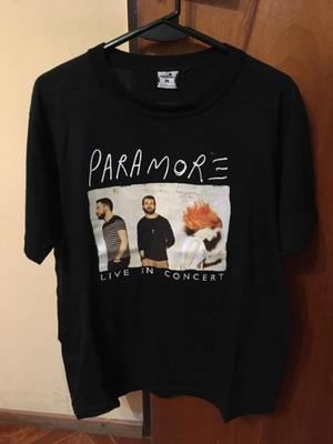 Remera Paramore M