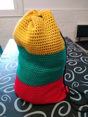 Mochila De Colores Tejida al Crochet