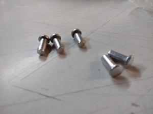 Remaches de aluminio macizo diám. 4x8mm de largo