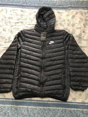 Vendo Campera de pluma Nike importada