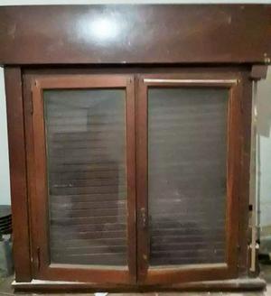 ventana de madera + persiana