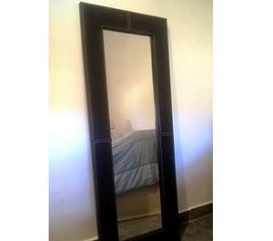 Espejo de pared con marco de Eco Cuero 130cm x 50cm