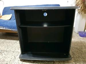 Mesa para TV con ruedas