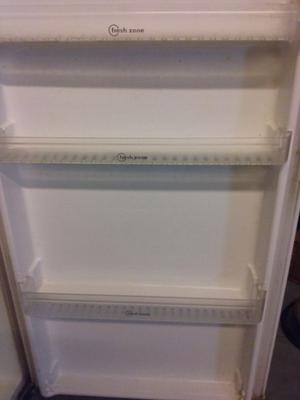 VENDO HELADERA DAEWOO C/FREEZER