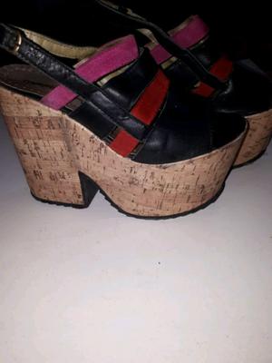 Zapatos taco madera