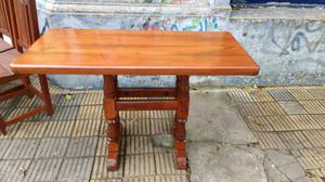 mesa chica de algarrobo impecable