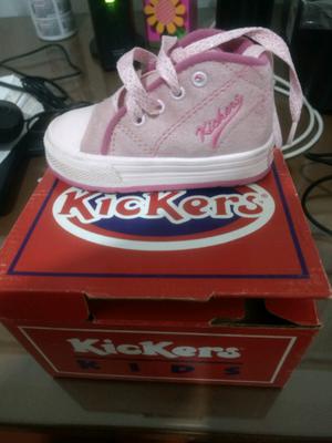 Botitas nena nobuk rosa Kickers excelente estado poco uso