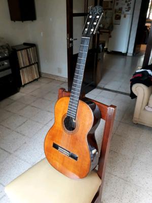 Guitarra antigua casa nuñez