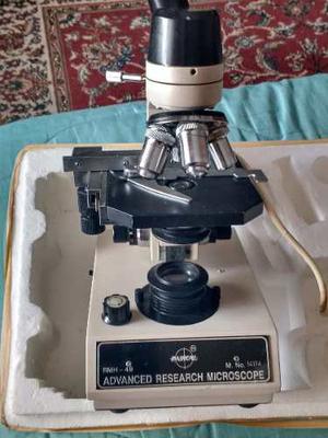 Microscopio Advanced Research Marca Radical