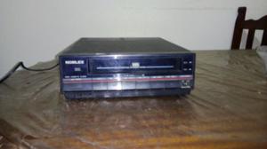 1 Reproductora Vintage marca Noblex