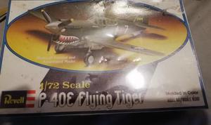Curtiss P-40 E Warhawk Flying Tigers 1:72 Revell