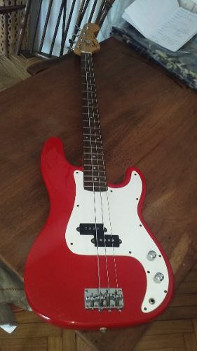 Bajo Fender Squier Precission Korea