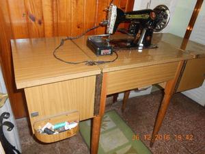 MAQUINA DE COSER CON MOTOR