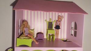 Vendo Casita para Barbies con muñecas incluidas