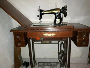 Vendo o permuto maquina de coser