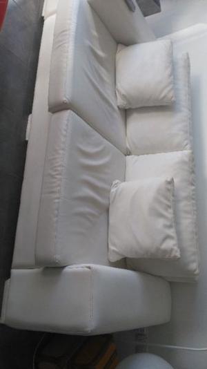 Sillón de 2,70 mts. blanco cuerina