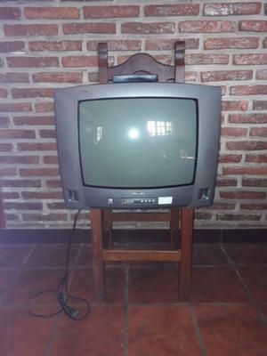 Televisor Philips 20 pulgadas con su control remoto funciona