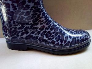 BOTAS DE LLUVIA ALTAS (1 SOLO USO IMPECABLES)