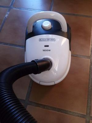 vendo aspiradora black decker seminueva