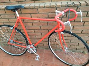 Antigua bicicleta de carrera, restaurada