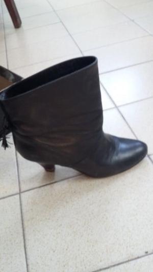 Botas negras Núm 36