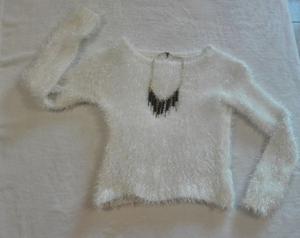 SWEATER BLANCO PELUCHE SIN USO