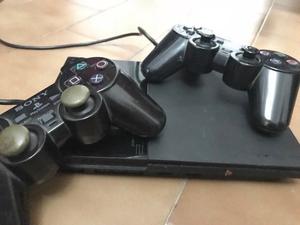 Vendo PlayStation 2 con 2 joystick