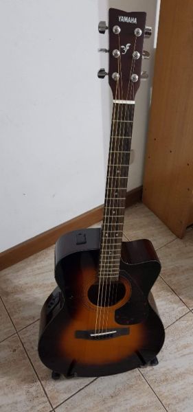 Yamaha guitarra electroacustica