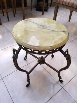 Petit mesa francesa con marmol