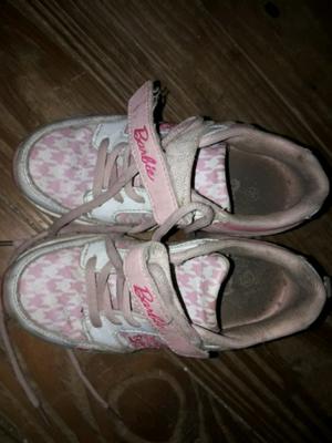 Zapatillas Barbie c/rueditas