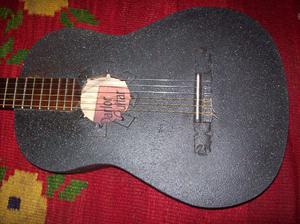 guitarra con resonador