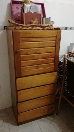 Mueble Despensero de Madera con Cajones