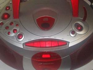 RADIOGRAVADOR PORTABLE CON CD. DAIHATSU 500
