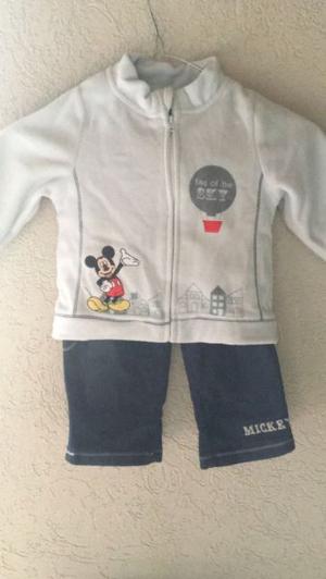 Conjunto marca Disney y chalrco