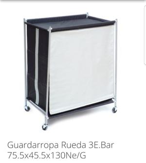 Guardarropa con ruedas