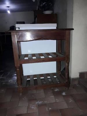 Mesa para TV de algarrobo