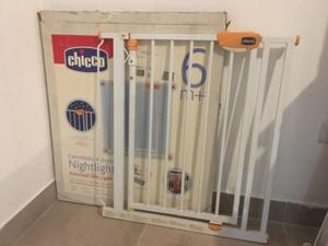 Puerta de seguridad para escalera Marca Chicco