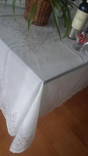 Mantel de Vinilo Virgen Blanco de 150x230cm Importado