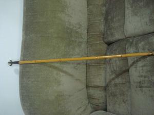 baston empuñadura con garra aguila en metal 90 cms
