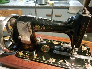 Antigua maquina de coser no singer