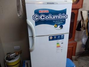 Heladera con freezer Columbia